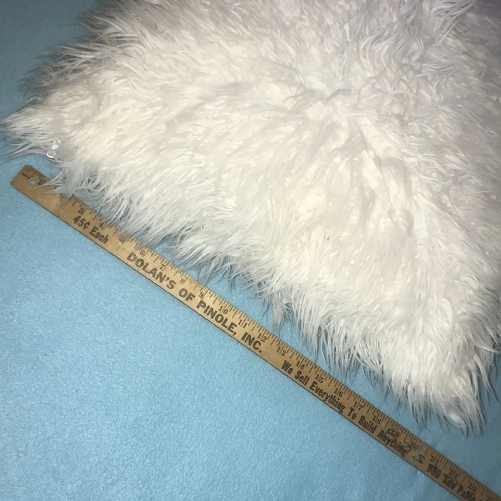 FURRY LARGE DOUBLE SIDED FEATHER PILLOW white and fluffy 20” X 20” - Picture 5 of 6